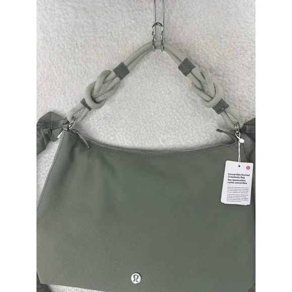 Lululemon Convertible Ruched Crossbody Bag OS Green NEW Water-Repellent 6.5L - Picture 4 of 15